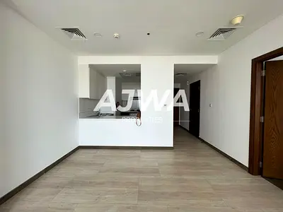 Well Maintained 1-BR | High Floor | Huge Balcony