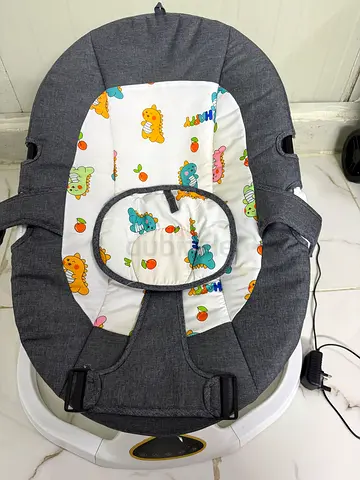 Electric Baby Rocking Chair with 5-Speed Smooth Swing  3 Timer Settings, Baby Sleeping Cradle