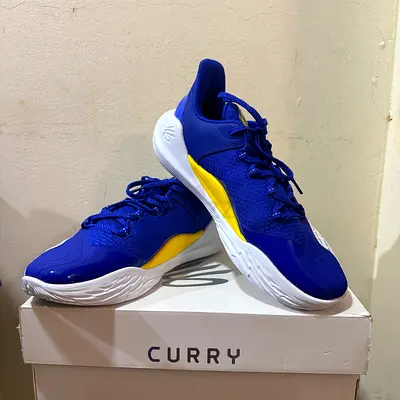 Basketball shoes Under Armour Curry 11 “Dub Nation” size 11/45 (PRICE NEGOTIABLE)