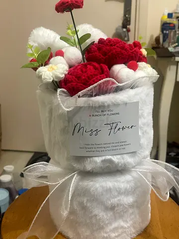 Decorative Crochet Roses for 5 dhs