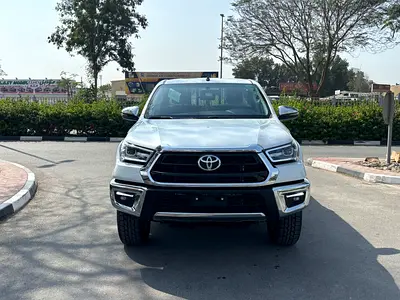 TOYOTA HILUX 2.7 PETROL 4X4 SR5 SAUDI SPECS MODEL 2026