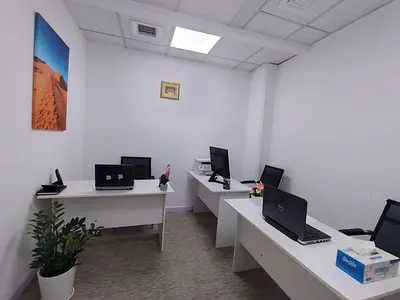 Modern Office | Bank Account Assistance | Free Amenities |