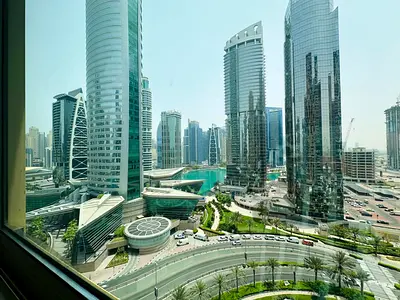 الطابق العلوي 2 غرف نوم | برج محمد إبراهيم | شرفة | إطلالات مزدوجة على المدينة والمارينا