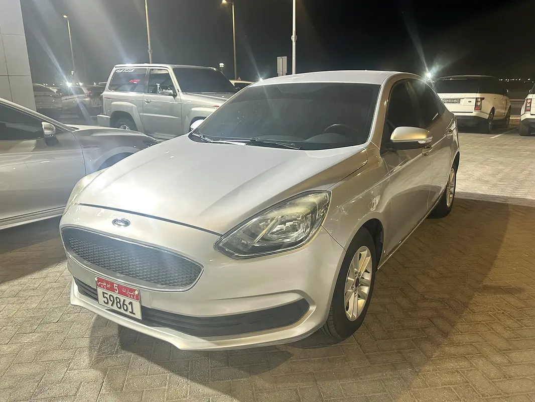 Ford Escort 2020 — photo 1 of 11