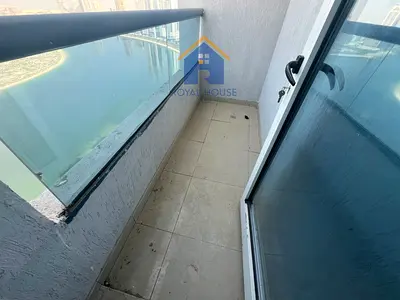 Two bedrooms and a living room in Khan, with parki