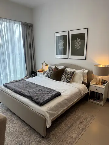 King Size Bed + mattress + 2x side tables