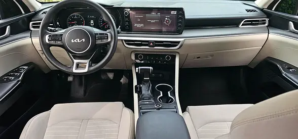 صورة 9 لـ 2023 KIA K5