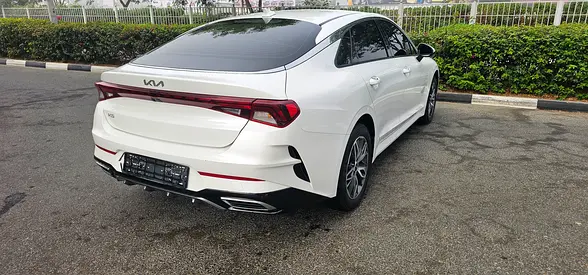 صورة 10 لـ 2023 KIA K5