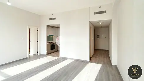Spacious / Pool view/ Rented