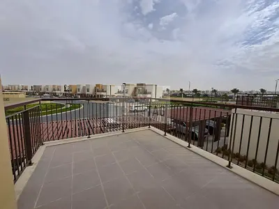 متاح ابتداءً من يوليو | غرفتا نوم | مع تراس