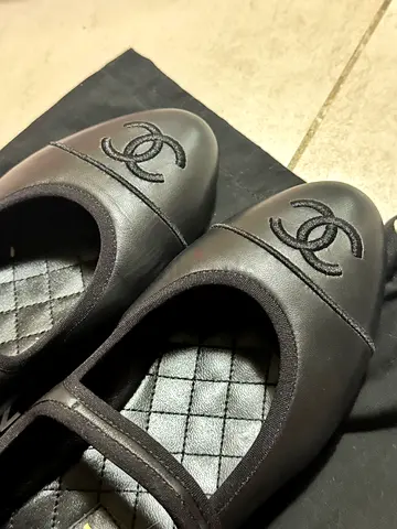 Chanel- Mary janes leather ballet flats