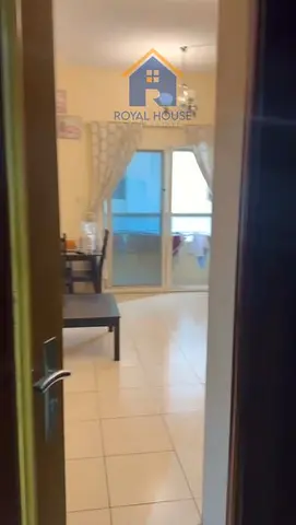 للبيع – شقة غرفة وصالة مع موقف سيارة