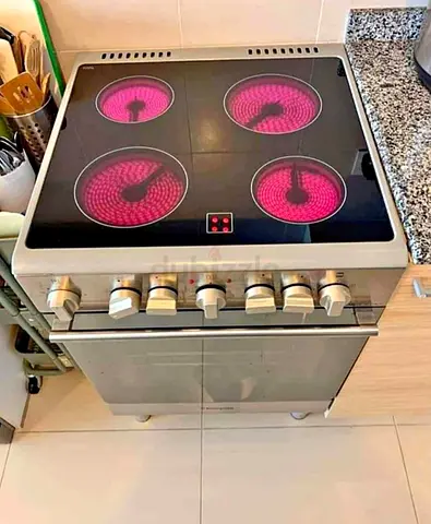 Brand Bompani Italian 4 Rings Full Electric Ceramic Cooker Range Size 60cm