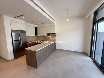 Single Row | Ready to Move in | Next to Park