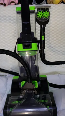 Green Vacuum Cleaner in Great Condition