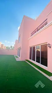 Very Well Maintained villa for rent in St9
