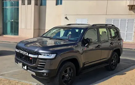 Land Cruiser 3.5 TT GR Sport Full Option Under Warranty