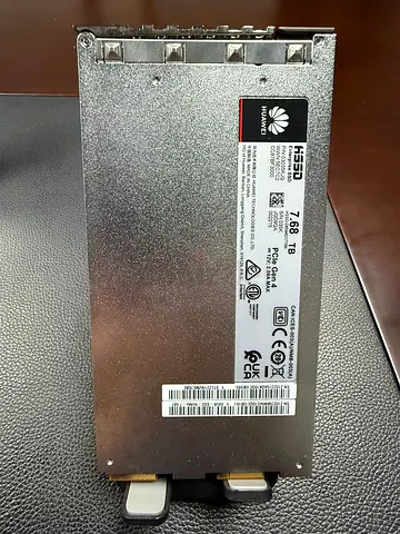 7.68TB SSD NVMe Palm Disk Unit(7)