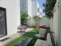 2+ Maid Townhouse | End Unit | L - Shape Garden