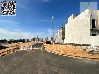 أرض استثمارية سكنية للبيع في عجمان، منطقة الحليو 2.  مساحة الأرض 160 مترًا مربع (1722 قدمًا مربع ).  رخصة بناء لطابق أرضي وطابقين.  تتمتع الأرض بموقع