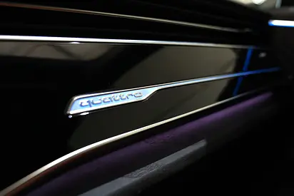 2023 AUDI Q7 — миниатюра 11