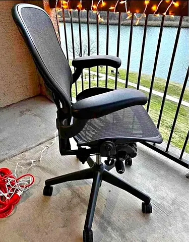 Herman Miller Fully Adjustable 
The Most Comfortable Office Chair
Great for Back