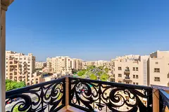 Closed kitchen | Bright unit | high floor