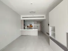 FREE WIFI | EASY ACCESS | BRIGHT STUDIO