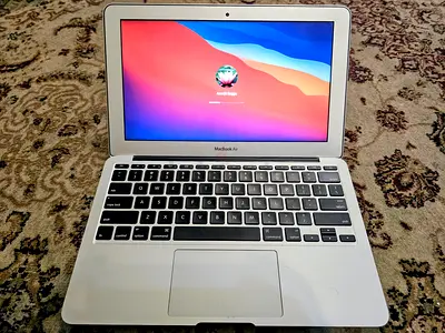 MacBook Air 11” (Early 2014) – AED 250 Only