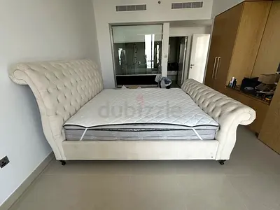 Bed (king size)