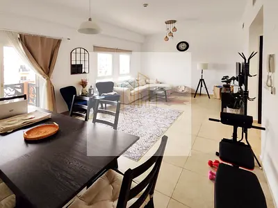 Large Elegant 1BR | Ready To Move | Closed Kitchen