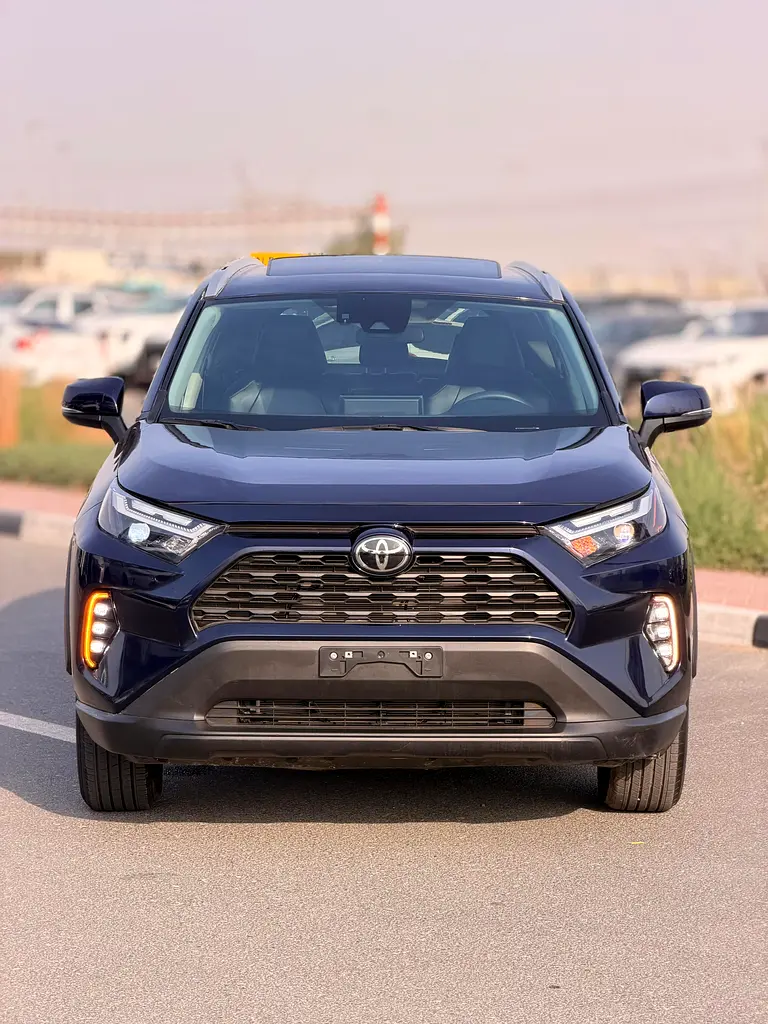 Toyota Rav 4 2025 — photo 1 of 20