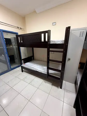 MALE BEDSPACE AVAILABLE