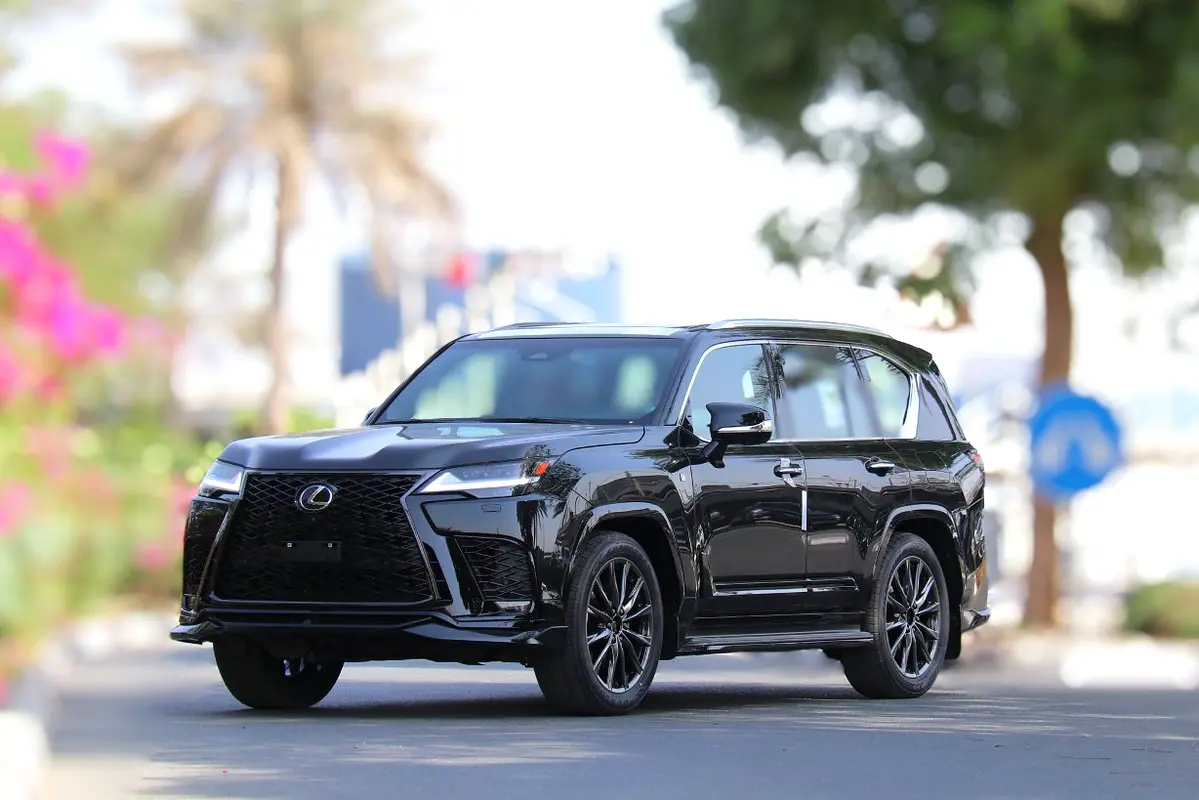 Lexus LX-Series 2026 — photo 1 of 17