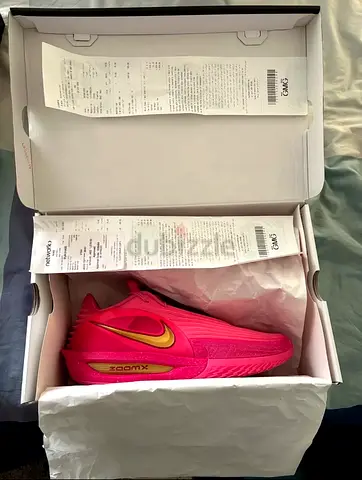 Basketball Shoes Nike GT Cut 3 (US
12 CN 30) with original box and receipt