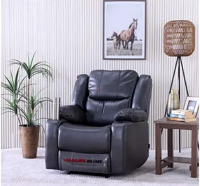 Comfortable Recliner Chair in Black