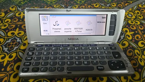 Nokia Communicator 9250i - Classic Smartphone with QWERTY Keyboard