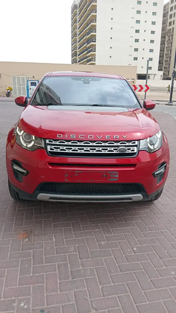Land Rover Discovery Sport 2017 — photo 1 of 19