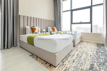 Bright Studio w/ith City Views in the Heart of JVC | Ideal for Mid - Term, Monthly & Weekely Stays | All Bills Inclusive