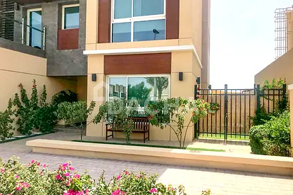 Single Row | Semi Detached | 4BR+Maid Villa