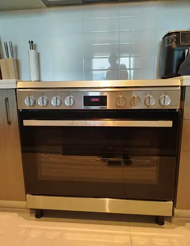 Bosch 5 burner gas cocker size 90cm freestanding