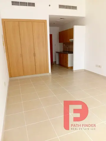 BRIGHT AND SPECIOUS STUDIO | BALCONY | VACANT