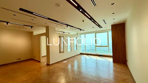 Vacant I Newly Renovated I Fitted