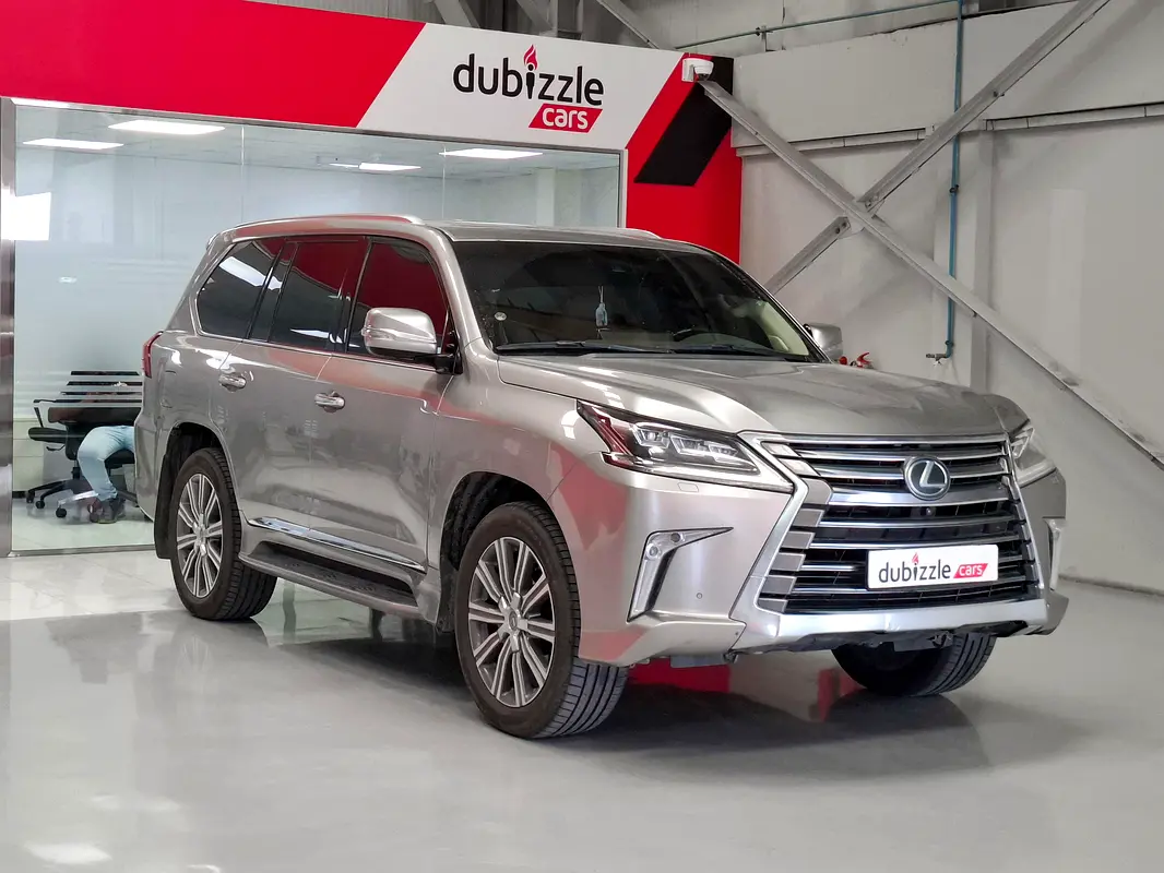 Lexus LX-Series 2017 — photo 1 of 17