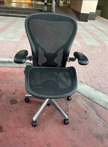 Selling herman miller Aeron chair.good conditions only little use