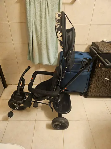Kids tricycle with push handle and storage