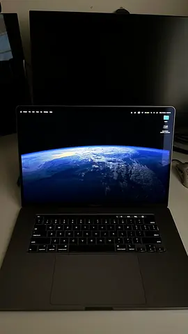 MacBook Pro 16 (2019) | Intel i7 | 16GB RAM | 512GB SSD | AMD Radeon Pro GPU