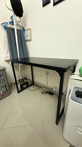 Modern minimalist computer desk dark color