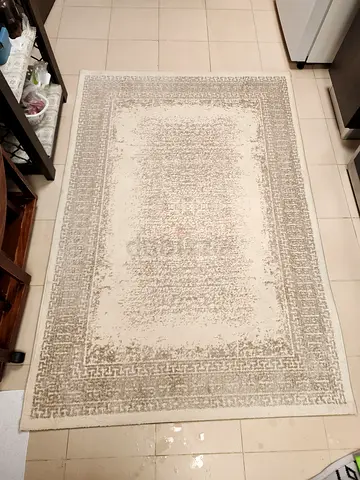 Elegant Abstract Area Rug