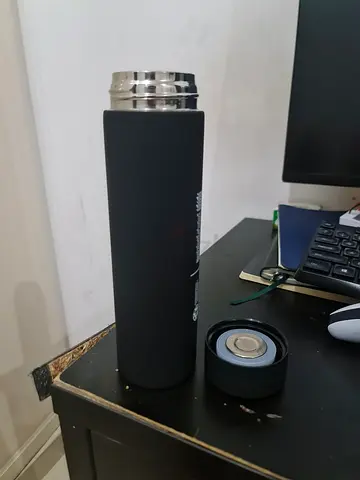 Durable Insulated Water Bottle with temperature sensor and strainer